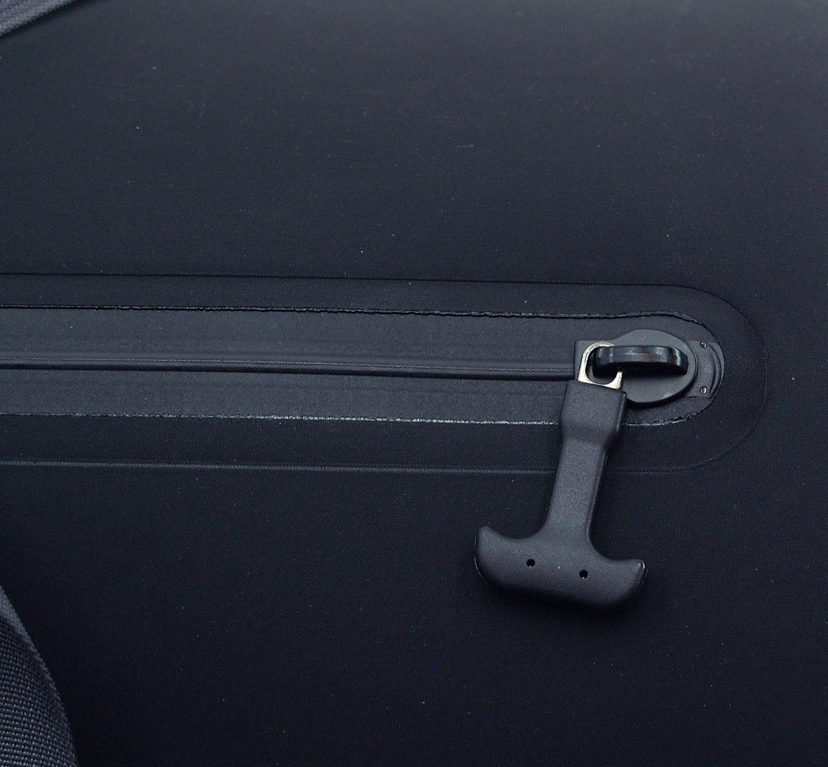 40L Allatoona Waterproof Duffel - zipper closeup